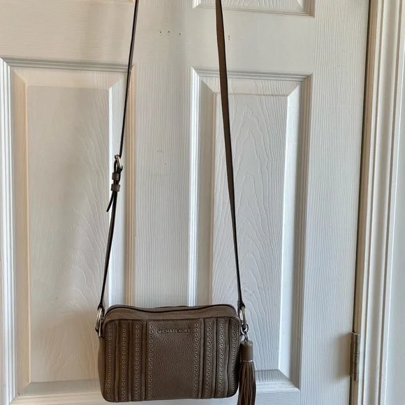 Michael KORS jet set medium crossbody bag 10 by 7 inches genuine leather clean - Picture 10 of 10